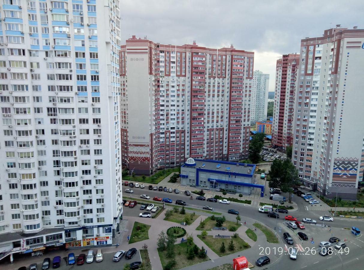 Люкс Апартаменты На Позняках Kyjev Exteriér fotografie