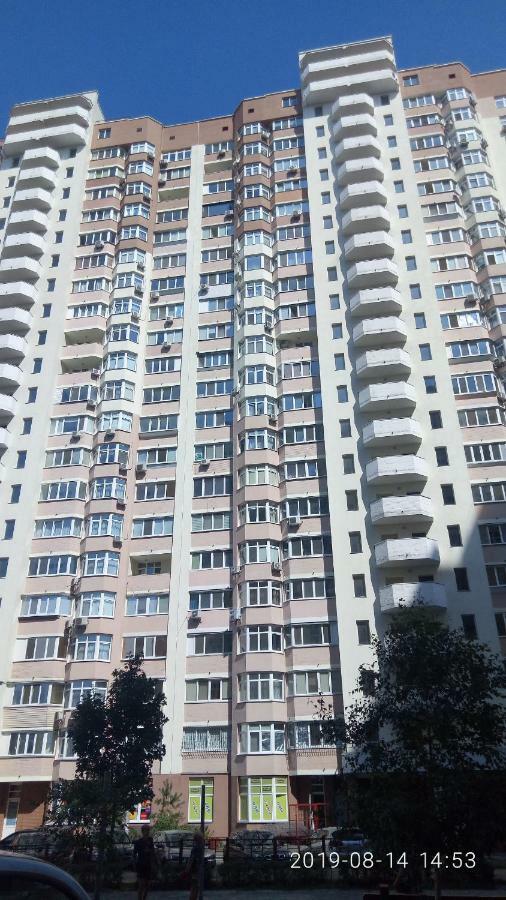 Люкс Апартаменты На Позняках Kyjev Exteriér fotografie